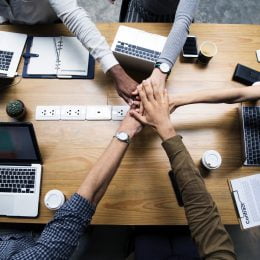 The Best Traits That Separate a Leader From a Boss